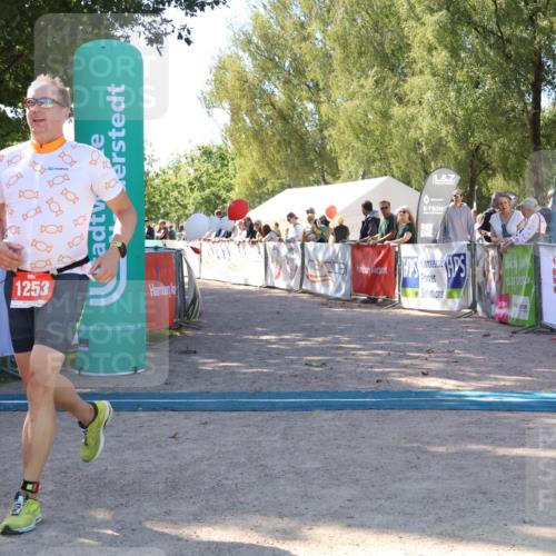 07.09.2025 - 19. Norderstedt Triathlon Zöllner http://msf.ph/oto/8777593 07.09.2025 12:16:05 Ziel 1253 meine-sportfotos.de