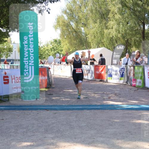 07.09.2025 - 19. Norderstedt Triathlon Zöllner http://msf.ph/oto/8777622 07.09.2025 12:17:37 Ziel 1218 meine-sportfotos.de