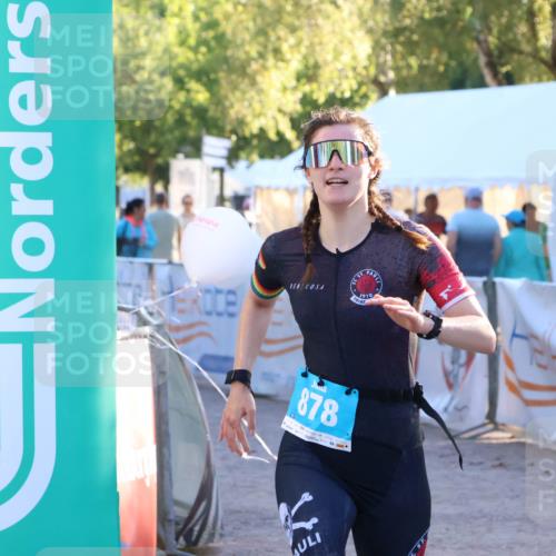 07.09.2025 - 19. Norderstedt Triathlon Zöllner http://msf.ph/oto/8777633 07.09.2025 17:15:51 Ziel 878 meine-sportfotos.de