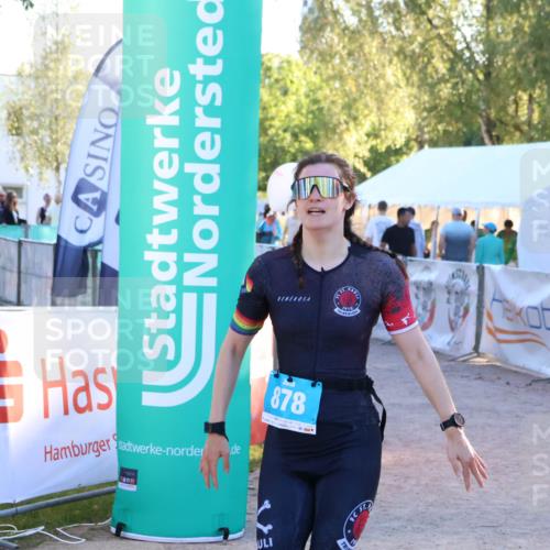 07.09.2025 - 19. Norderstedt Triathlon Zöllner http://msf.ph/oto/8777648 07.09.2025 17:15:51 Ziel 878 meine-sportfotos.de