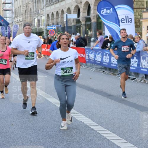 07.09.2025 - BARMER Alsterlauf Strokosch-Dieckow http://msf.ph/oto/8777650 07.09.2025 10:07:03 Ziel 2109, 2110, 2218, 2233, 2353, 2520, 2637, 2662, 2767, 2893, 2939, 2962, 3108, 3109, 3196, 3265, 3274, 3343, 3782, 3820, 3864, 4061, 4063, 4309, 4409, 4859, 4957, 5060, 5292, 5399, 5524, 5593, 5932, 6061, 8282 meine-sportfotos.de