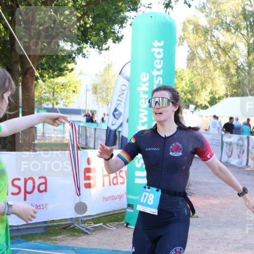 07.09.2025 - 19. Norderstedt Triathlon Zöllner http://msf.ph/oto/8777658 07.09.2025 17:15:52 Ziel 878 meine-sportfotos.de