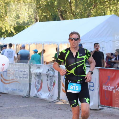07.09.2025 - 19. Norderstedt Triathlon Zöllner http://msf.ph/oto/8777670 07.09.2025 17:15:56 Ziel 878, 915 meine-sportfotos.de