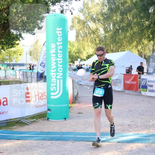 07.09.2025 - 19. Norderstedt Triathlon Zöllner http://msf.ph/oto/8777705 07.09.2025 17:15:58 Ziel 915 meine-sportfotos.de