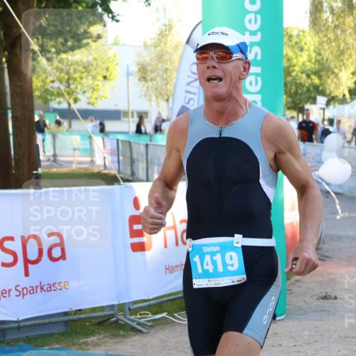 07.09.2025 - 19. Norderstedt Triathlon Zöllner http://msf.ph/oto/8777764 07.09.2025 17:16:38 Ziel 1419 meine-sportfotos.de