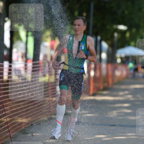 07.09.2025 - 19. Norderstedt Triathlon Michael Strokosch http://msf.ph/oto/8777802 07.09.2025 15:52:01 Laufen 449, 1506 meine-sportfotos.de