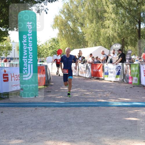 07.09.2025 - 19. Norderstedt Triathlon Zöllner http://msf.ph/oto/8777803 07.09.2025 12:20:12 Ziel 837, 862 meine-sportfotos.de