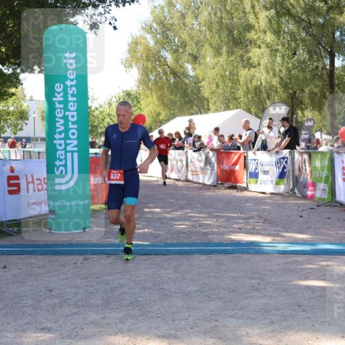 07.09.2025 - 19. Norderstedt Triathlon Zöllner http://msf.ph/oto/8777814 07.09.2025 12:20:12 Ziel 837, 862 meine-sportfotos.de