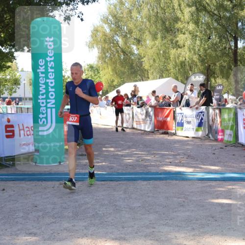 07.09.2025 - 19. Norderstedt Triathlon Zöllner http://msf.ph/oto/8777817 07.09.2025 12:20:13 Ziel 837, 862 meine-sportfotos.de