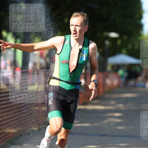 07.09.2025 - 19. Norderstedt Triathlon Michael Strokosch http://msf.ph/oto/8777819 07.09.2025 15:52:01 Laufen 449, 1506 meine-sportfotos.de