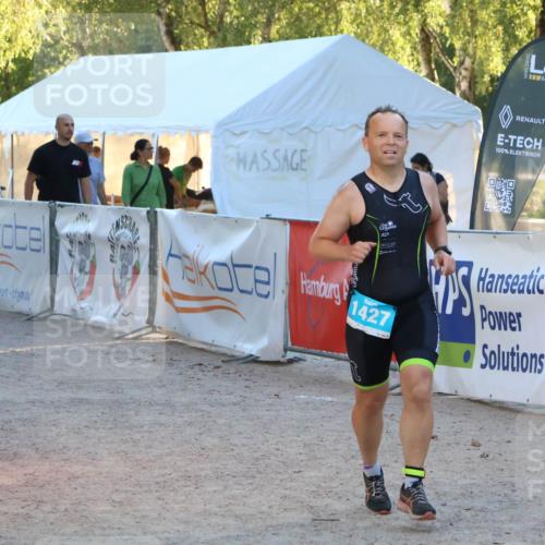 07.09.2025 - 19. Norderstedt Triathlon Zöllner http://msf.ph/oto/8777845 07.09.2025 17:16:57 Ziel 1427 meine-sportfotos.de