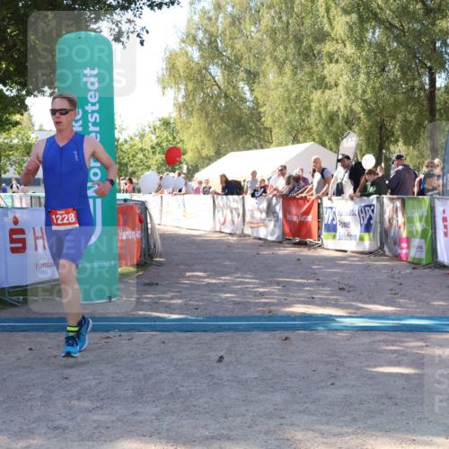 07.09.2025 - 19. Norderstedt Triathlon Zöllner http://msf.ph/oto/8777918 07.09.2025 12:22:28 Ziel 1228 meine-sportfotos.de