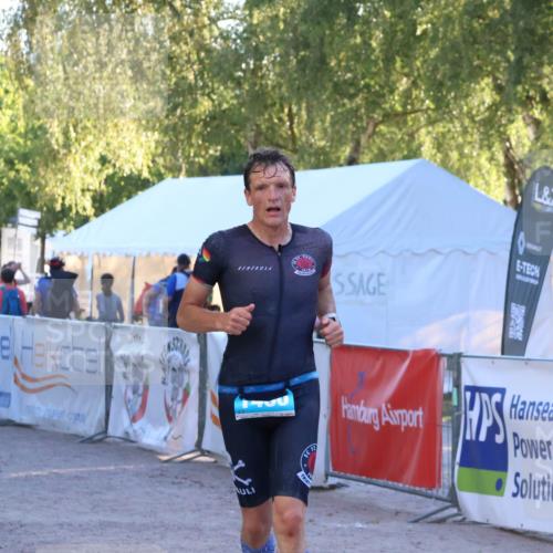 07.09.2025 - 19. Norderstedt Triathlon Zöllner http://msf.ph/oto/8777929 07.09.2025 17:18:55 Ziel 1460 meine-sportfotos.de