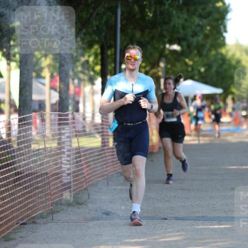 07.09.2025 - 19. Norderstedt Triathlon Michael Strokosch http://msf.ph/oto/8777945 07.09.2025 16:53:26 Laufen 386, 885, 952 meine-sportfotos.de
