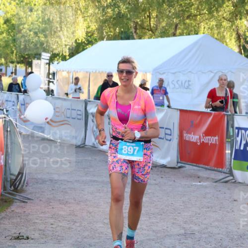 07.09.2025 - 19. Norderstedt Triathlon Zöllner http://msf.ph/oto/8778133 07.09.2025 17:19:49 Ziel 897 meine-sportfotos.de