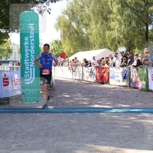 07.09.2025 - 19. Norderstedt Triathlon Zöllner http://msf.ph/oto/8778134 07.09.2025 12:26:39 Ziel 775 meine-sportfotos.de