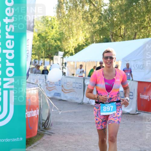 07.09.2025 - 19. Norderstedt Triathlon Zöllner http://msf.ph/oto/8778143 07.09.2025 17:19:50 Ziel 897 meine-sportfotos.de