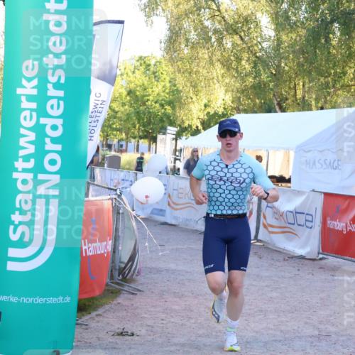 07.09.2025 - 19. Norderstedt Triathlon Zöllner http://msf.ph/oto/8778166 07.09.2025 17:20:14 Ziel 405 meine-sportfotos.de
