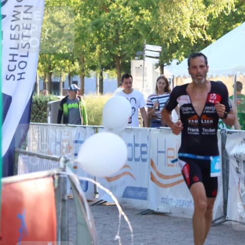 07.09.2025 - 19. Norderstedt Triathlon Zöllner http://msf.ph/oto/8778201 07.09.2025 17:20:25 Ziel 406 meine-sportfotos.de