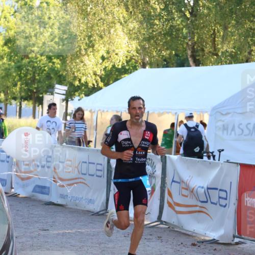 07.09.2025 - 19. Norderstedt Triathlon Zöllner http://msf.ph/oto/8778207 07.09.2025 17:20:26 Ziel 406 meine-sportfotos.de