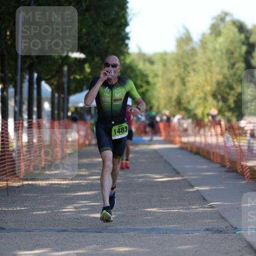 07.09.2025 - 19. Norderstedt Triathlon Michael Strokosch http://msf.ph/oto/8778219 07.09.2025 15:53:56 Laufen 464, 1483 meine-sportfotos.de