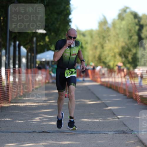 07.09.2025 - 19. Norderstedt Triathlon Michael Strokosch http://msf.ph/oto/8778226 07.09.2025 15:53:56 Laufen 464, 1483 meine-sportfotos.de