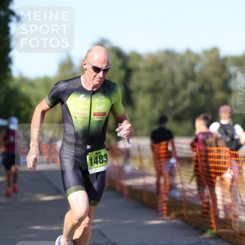 07.09.2025 - 19. Norderstedt Triathlon Michael Strokosch http://msf.ph/oto/8778232 07.09.2025 15:53:57 Laufen 464, 1483 meine-sportfotos.de