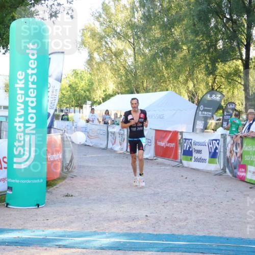 07.09.2025 - 19. Norderstedt Triathlon Zöllner http://msf.ph/oto/8778237 07.09.2025 17:20:27 Ziel 406 meine-sportfotos.de