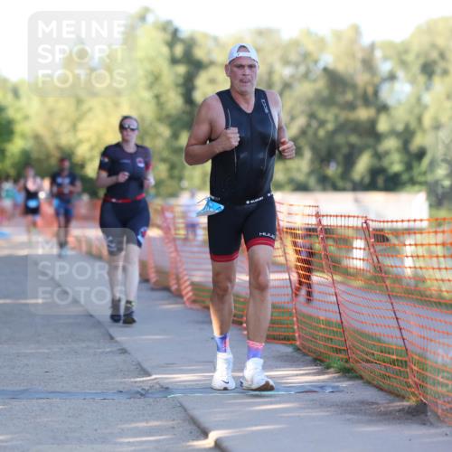 07.09.2025 - 19. Norderstedt Triathlon Michael Strokosch http://msf.ph/oto/8778261 07.09.2025 16:54:39 Laufen 1405, 1557 meine-sportfotos.de