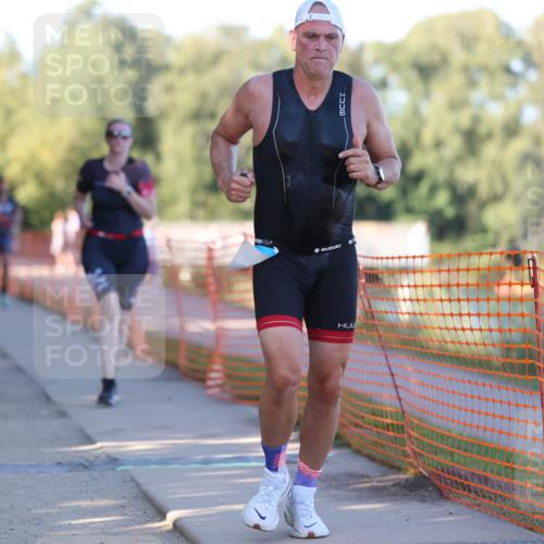 07.09.2025 - 19. Norderstedt Triathlon Michael Strokosch http://msf.ph/oto/8778278 07.09.2025 16:54:40 Laufen 1405, 1557 meine-sportfotos.de