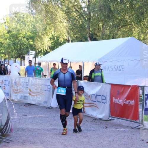 07.09.2025 - 19. Norderstedt Triathlon Zöllner http://msf.ph/oto/8778283 07.09.2025 17:20:41 Ziel 916 meine-sportfotos.de