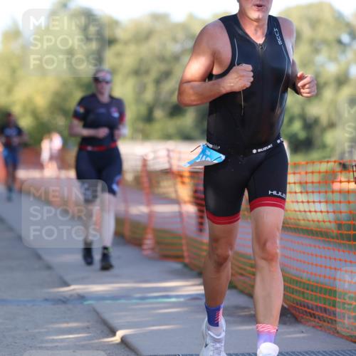 07.09.2025 - 19. Norderstedt Triathlon Michael Strokosch http://msf.ph/oto/8778284 07.09.2025 16:54:40 Laufen 1405, 1557 meine-sportfotos.de