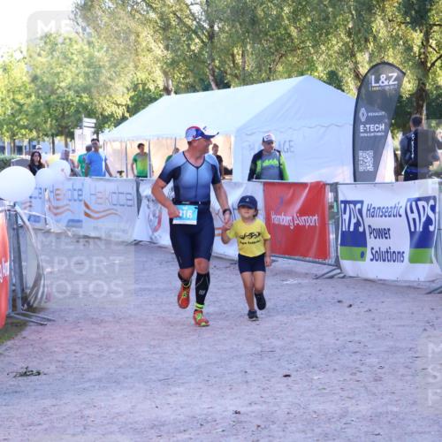 07.09.2025 - 19. Norderstedt Triathlon Zöllner http://msf.ph/oto/8778305 07.09.2025 17:20:42 Ziel 916 meine-sportfotos.de