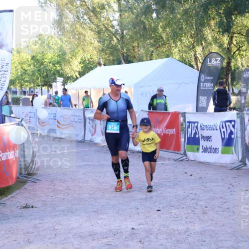 07.09.2025 - 19. Norderstedt Triathlon Zöllner http://msf.ph/oto/8778318 07.09.2025 17:20:42 Ziel 916 meine-sportfotos.de