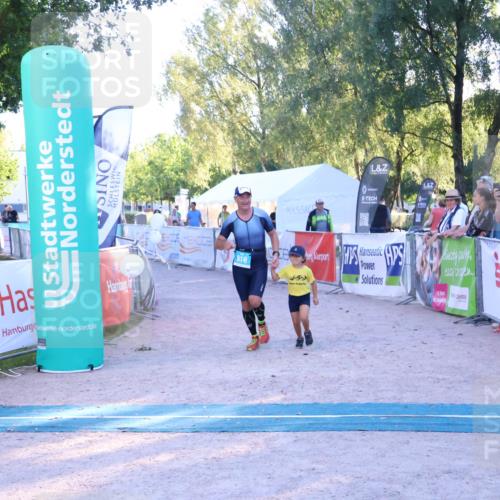 07.09.2025 - 19. Norderstedt Triathlon Zöllner http://msf.ph/oto/8778329 07.09.2025 17:20:43 Ziel 916 meine-sportfotos.de
