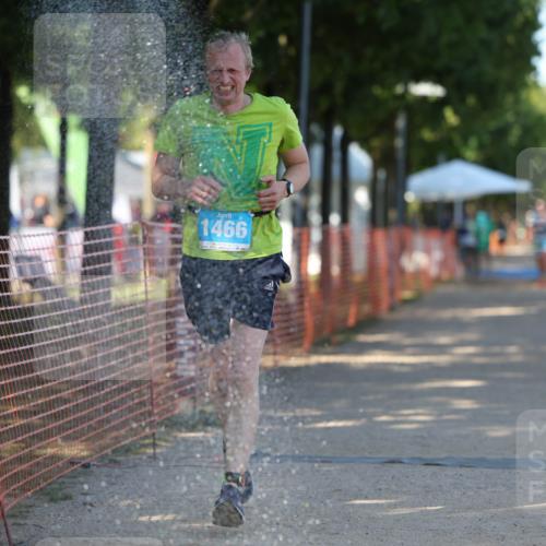 07.09.2025 - 19. Norderstedt Triathlon Michael Strokosch http://msf.ph/oto/8778336 07.09.2025 15:54:33 Laufen 1466 meine-sportfotos.de