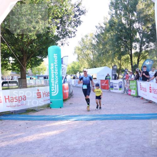 07.09.2025 - 19. Norderstedt Triathlon Zöllner http://msf.ph/oto/8778344 07.09.2025 17:20:44 Ziel 916 meine-sportfotos.de