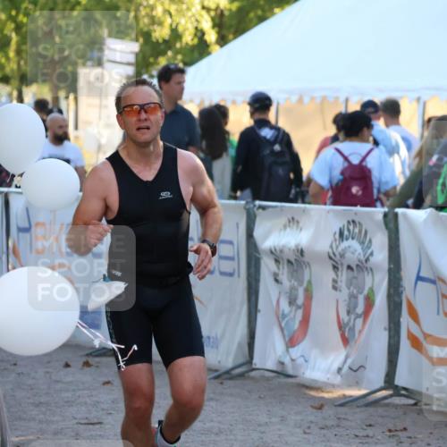 07.09.2025 - 19. Norderstedt Triathlon Zöllner http://msf.ph/oto/8778388 07.09.2025 17:21:02 Ziel 893 meine-sportfotos.de