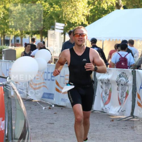 07.09.2025 - 19. Norderstedt Triathlon Zöllner http://msf.ph/oto/8778396 07.09.2025 17:21:02 Ziel 893 meine-sportfotos.de