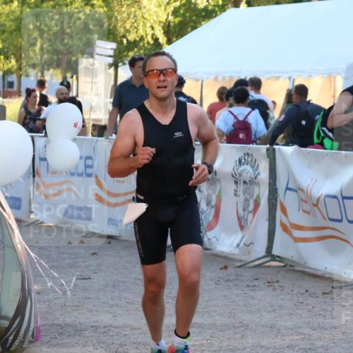 07.09.2025 - 19. Norderstedt Triathlon Zöllner http://msf.ph/oto/8778402 07.09.2025 17:21:03 Ziel 893 meine-sportfotos.de