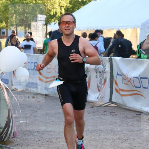 07.09.2025 - 19. Norderstedt Triathlon Zöllner http://msf.ph/oto/8778418 07.09.2025 17:21:03 Ziel 893 meine-sportfotos.de