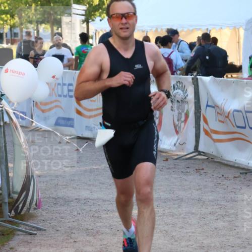 07.09.2025 - 19. Norderstedt Triathlon Zöllner http://msf.ph/oto/8778420 07.09.2025 17:21:03 Ziel 893 meine-sportfotos.de