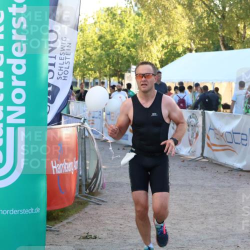 07.09.2025 - 19. Norderstedt Triathlon Zöllner http://msf.ph/oto/8778429 07.09.2025 17:21:04 Ziel 893 meine-sportfotos.de
