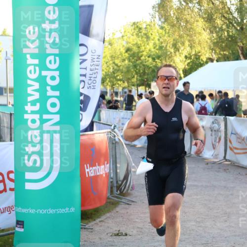 07.09.2025 - 19. Norderstedt Triathlon Zöllner http://msf.ph/oto/8778435 07.09.2025 17:21:04 Ziel 893 meine-sportfotos.de
