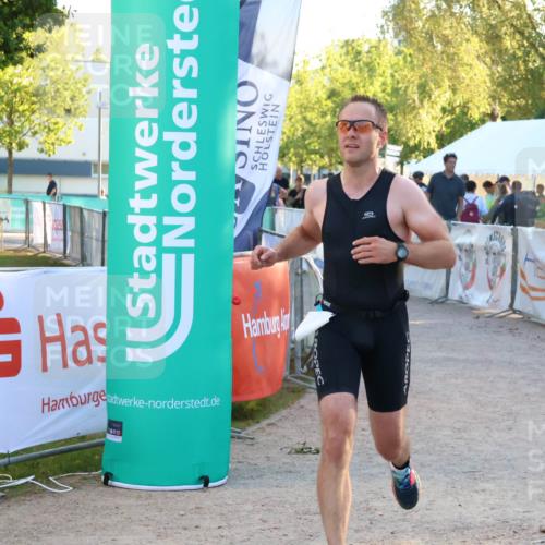 07.09.2025 - 19. Norderstedt Triathlon Zöllner http://msf.ph/oto/8778438 07.09.2025 17:21:04 Ziel 893 meine-sportfotos.de