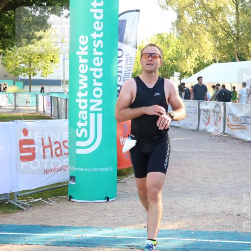 07.09.2025 - 19. Norderstedt Triathlon Zöllner http://msf.ph/oto/8778445 07.09.2025 17:21:05 Ziel 893 meine-sportfotos.de