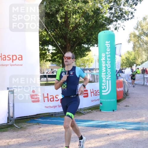 07.09.2025 - 19. Norderstedt Triathlon Zöllner http://msf.ph/oto/8778468 07.09.2025 17:22:16 Ziel 923 meine-sportfotos.de