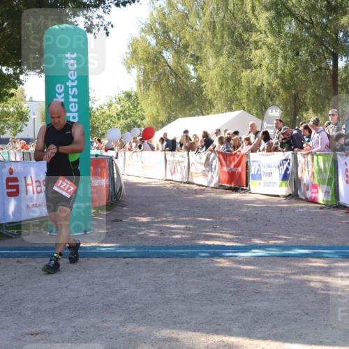 07.09.2025 - 19. Norderstedt Triathlon Zöllner http://msf.ph/oto/8778487 07.09.2025 12:29:51 Ziel 1217 meine-sportfotos.de