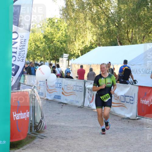 07.09.2025 - 19. Norderstedt Triathlon Zöllner http://msf.ph/oto/8778497 07.09.2025 17:22:20 Ziel 923, 1482 meine-sportfotos.de
