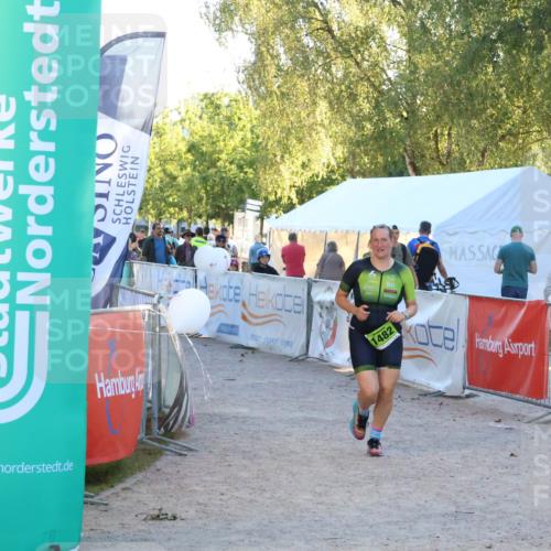 07.09.2025 - 19. Norderstedt Triathlon Zöllner http://msf.ph/oto/8778500 07.09.2025 17:22:20 Ziel 923, 1482 meine-sportfotos.de